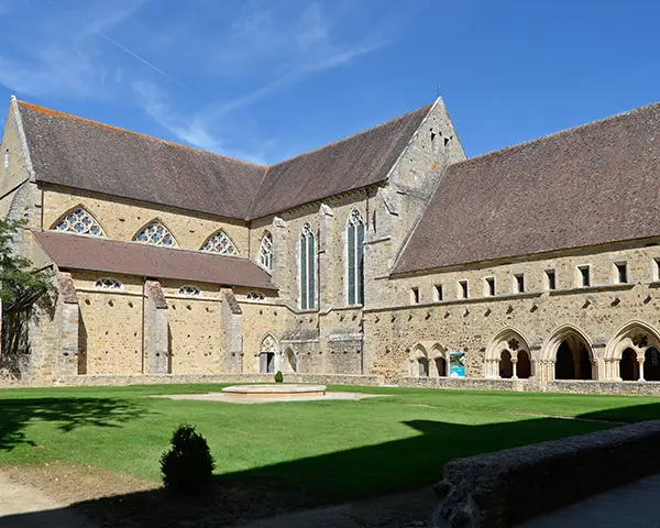 L'Abbaye Royale de l'Épau.