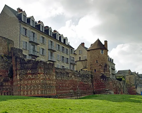 La Cité Plantagenêt (anciennement le Vieux Mans).